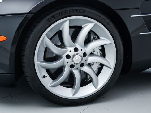 Used 2006 Mercedes-Benz SLR image 13