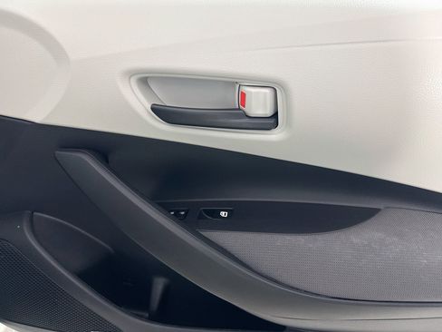 Used 2022 Toyota Corolla LE FWD image 31