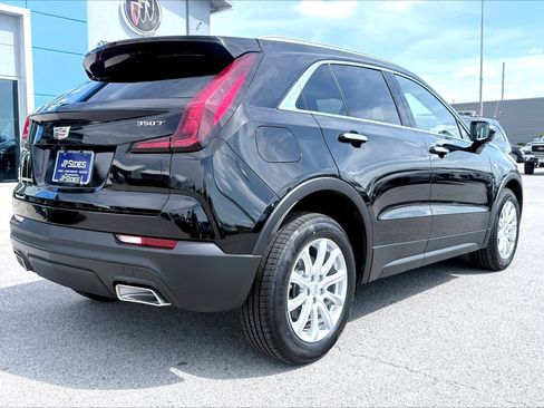 Used 2022 Cadillac XT4 Luxury w/ Cold Weather Package FWD image 7