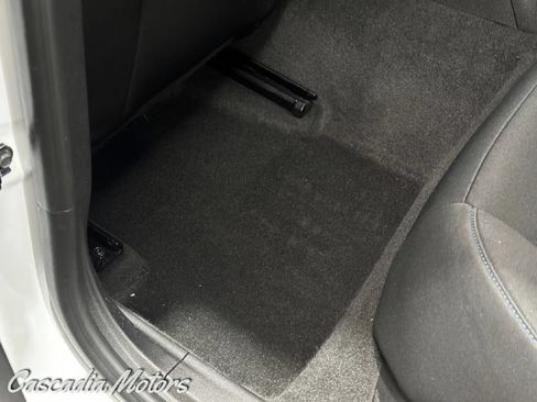 Used 2018 Chevrolet Volt LT FWD image 24