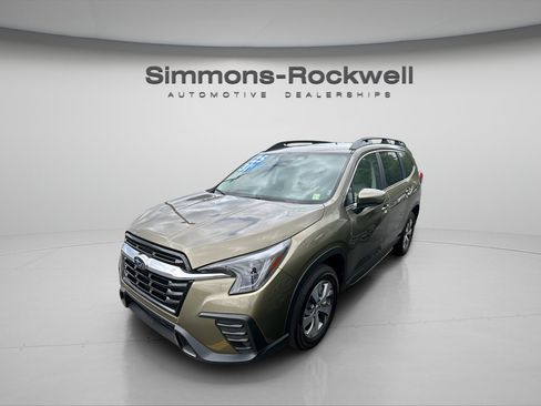 Used 2025 Subaru Ascent Premium AWD/4WD image 2
