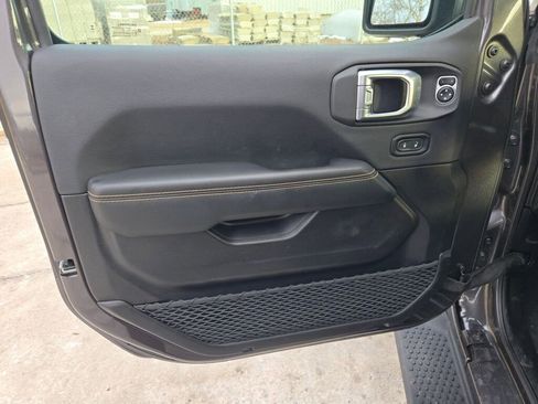 Certified 2025 Jeep Wrangler Unlimited Sahara image 20