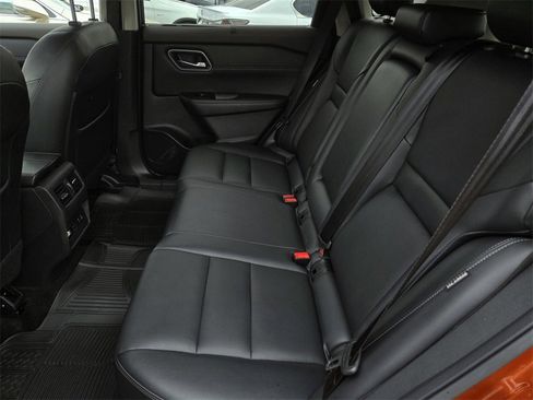 Used 2021 Nissan Rogue SL w/ Premium Package image 12