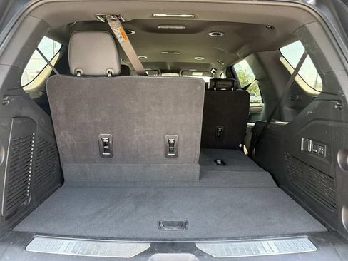 Used 2025 GMC Yukon Denali RWD image 23