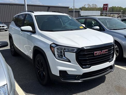 Used 2022 GMC Terrain SLE w/ Driver Convenience Package image 5