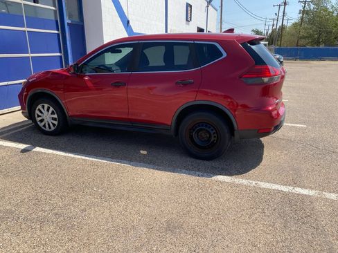 Used 2017 Nissan Rogue S AWD/4WD image 7