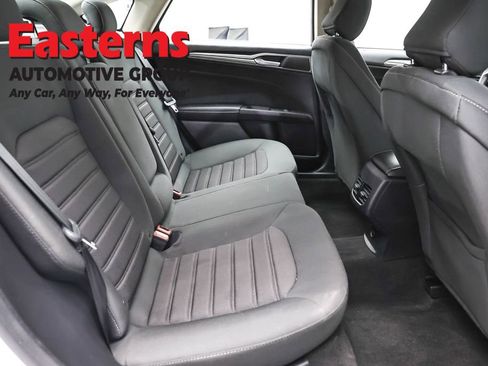 Used 2020 Ford Fusion SE FWD image 22