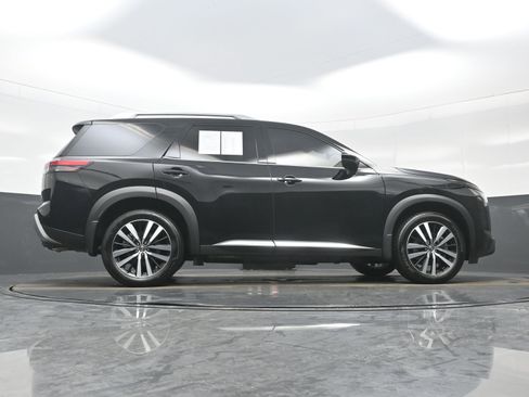 Used 2025 Nissan Pathfinder Platinum w/ Cargo Package image 34