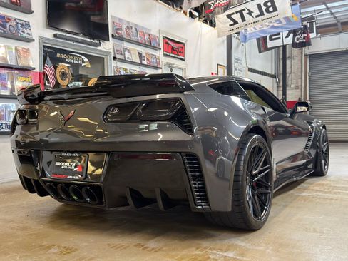 Used 2017 Chevrolet Corvette Z06 RWD image 7