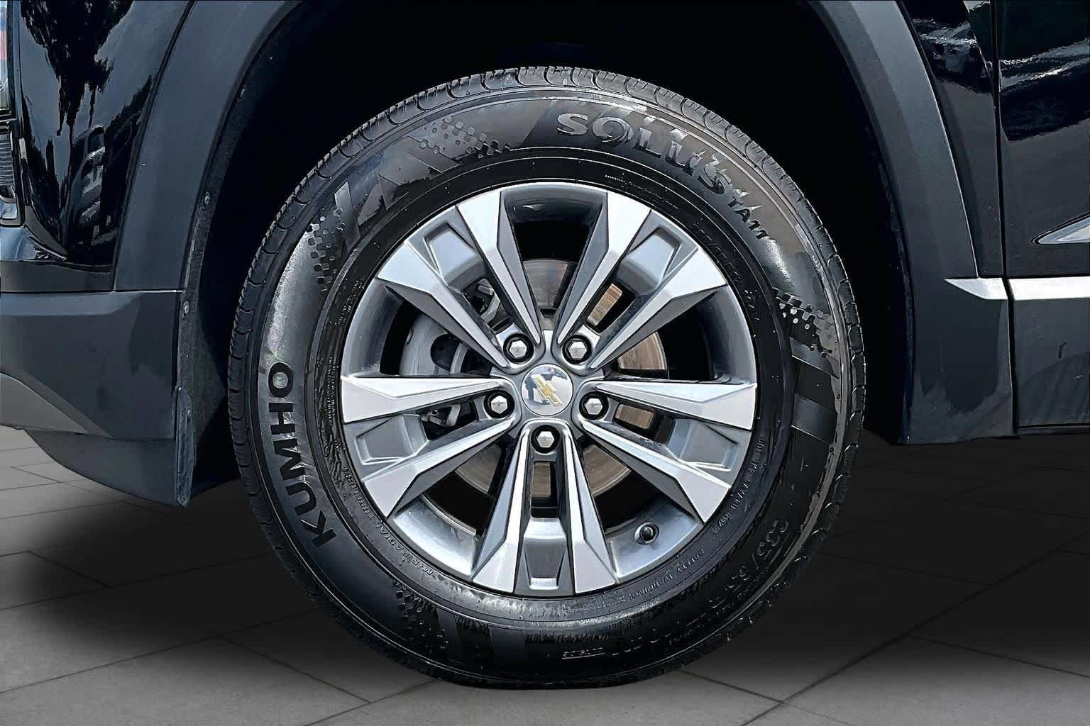 Used 2026 Chevrolet Equinox LT w/ Convenience Package II FWD image 10