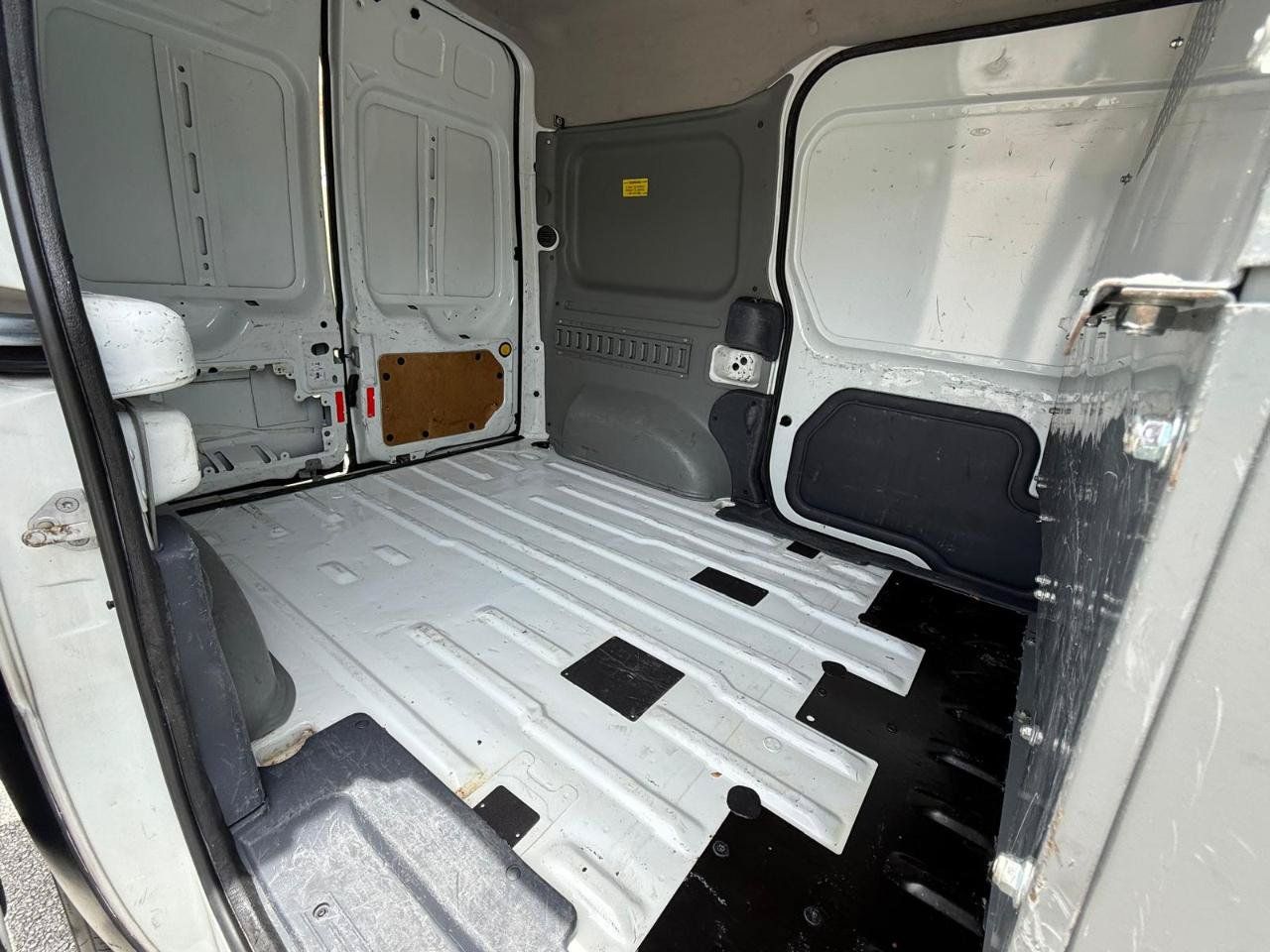 Used 2013 Ford Transit Connect XL FWD image 24