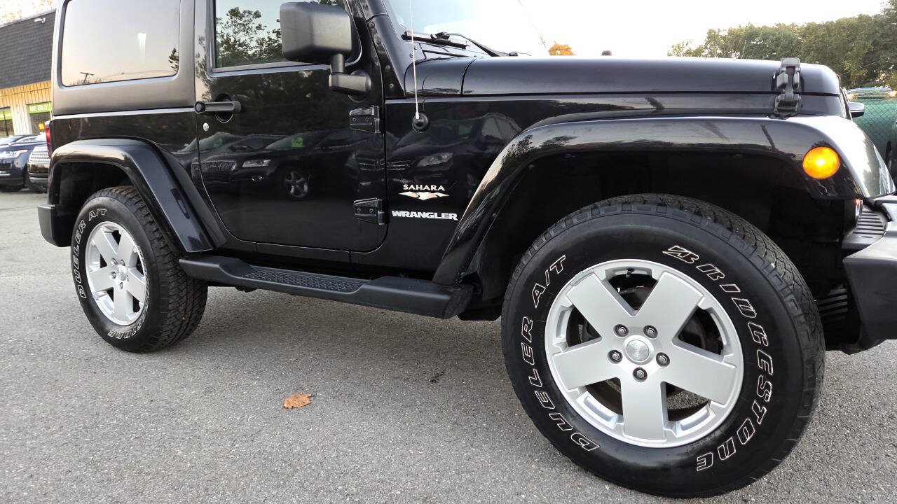 Used 2012 Jeep Wrangler Sahara w/ Dual Top Group AWD/4WD image 18