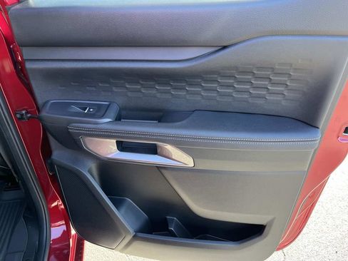 Used 2025 Ford Ranger XLT w/ Chrome Accent Package image 17