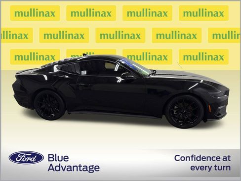 Used 2024 Ford Mustang Coupe RWD image 2