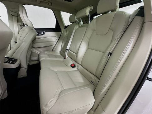 Used 2023 Volvo XC60 B6 Ultimate w/ Protection Package Premier image 25
