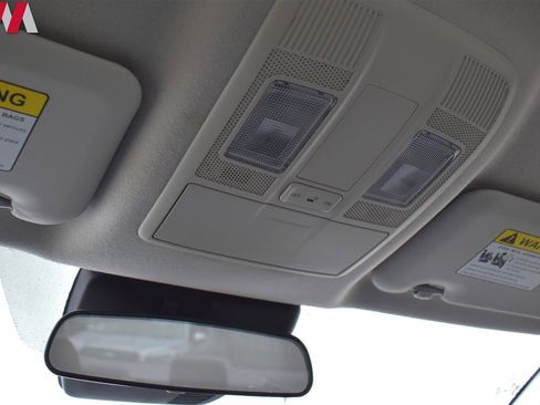 Used 2019 Toyota Yaris XLE image 18