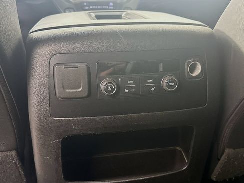 Used 2020 GMC Yukon XL SLT AWD/4WD image 27