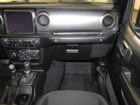 Used 2021 Jeep Gladiator Sport AWD/4WD image 31