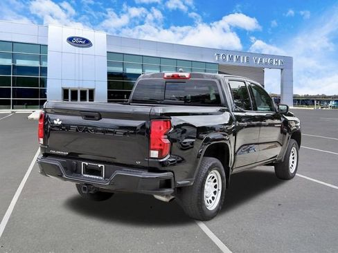 Used 2025 Chevrolet Colorado W/T RWD image 4