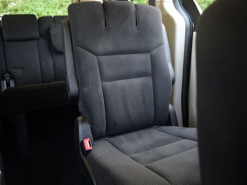 Used 2014 Dodge Grand Caravan American Value Package FWD image 17