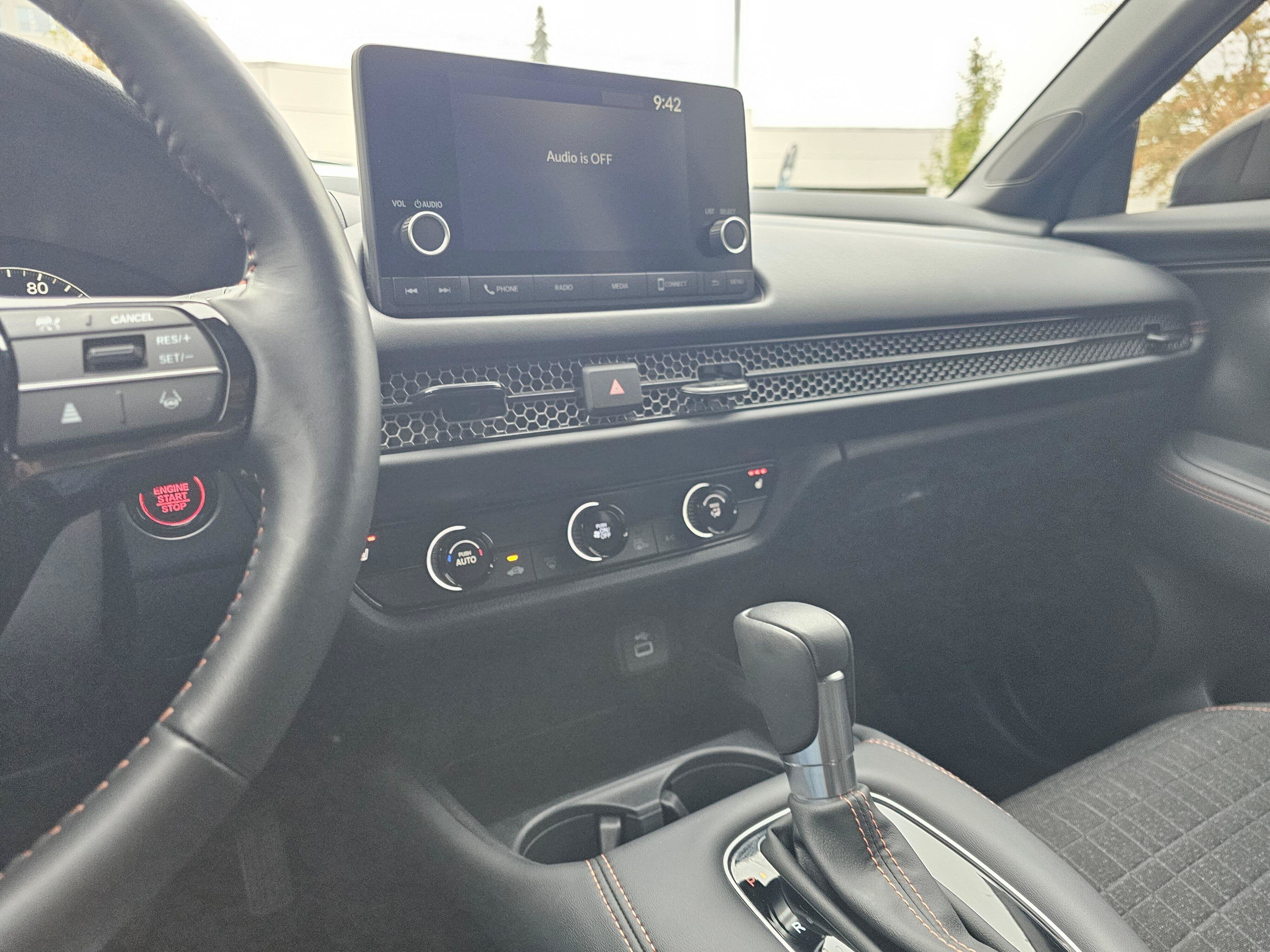Certified 2025 Honda HR-V Sport image 27