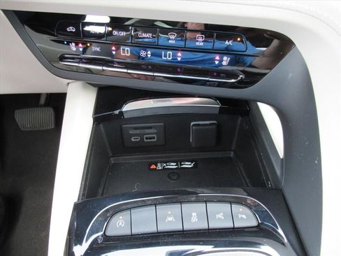 Used 2023 Buick Envision Avenir FWD image 24