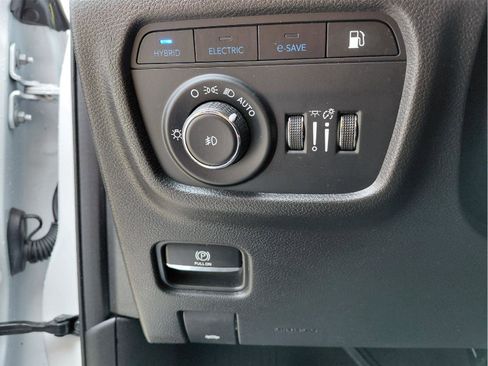 Used 2023 Jeep Grand Cherokee 4WD 4xe image 28