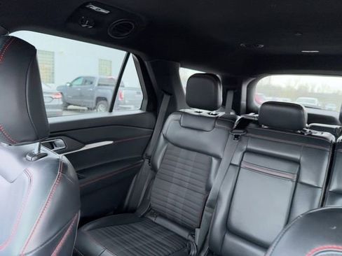 Used 2025 Ford Explorer ST-Line w/ ST-Line Street Pack image 45