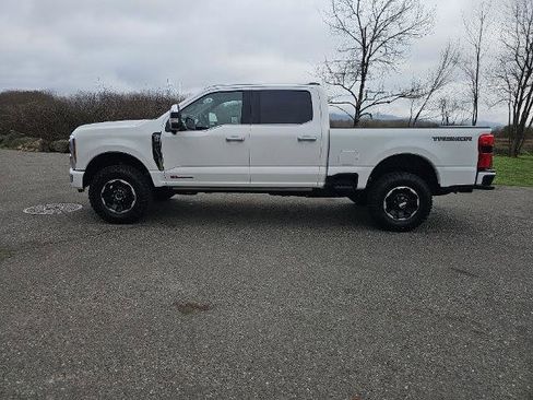 New 2026 Ford F250 Platinum w/ Platinum Plus Package AWD/4WD image 2