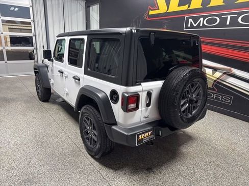 Used 2024 Jeep Wrangler Unlimited Sport AWD/4WD image 16