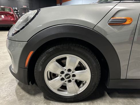 Used 2019 MINI Cooper 2-Door Hardtop w/ Storage Package image 21