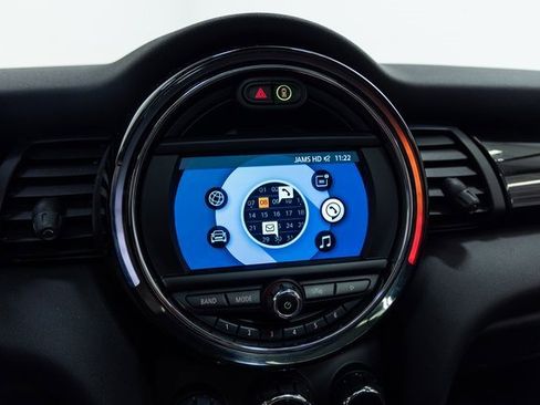 Used 2021 MINI Cooper 4-Door Hardtop image 17