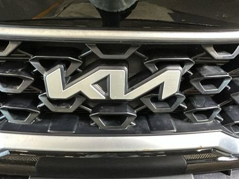 Used 2023 Kia Sorento LX AWD/4WD image 8