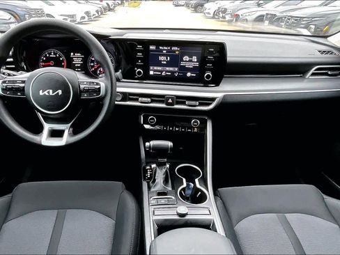 Used 2023 Kia K5 LXS image 13