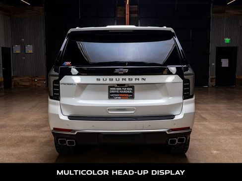 Used 2025 Chevrolet Suburban High Country w/ Sun And Tow Package AWD/4WD image 8