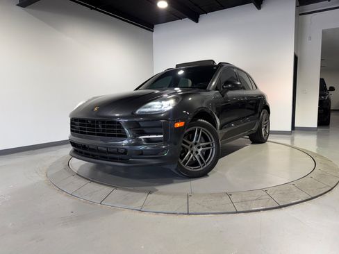 Used 2021 Porsche Macan AWD/4WD image 2