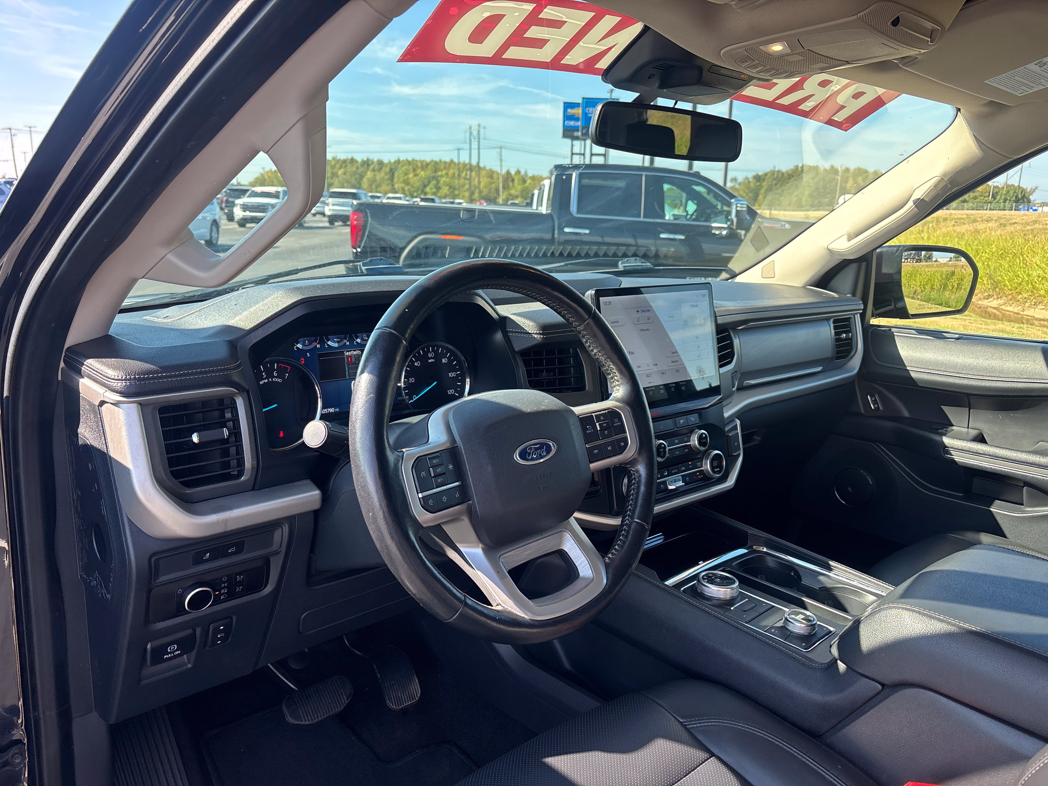 Used 2023 Ford Expedition Max XLT AWD/4WD image 13