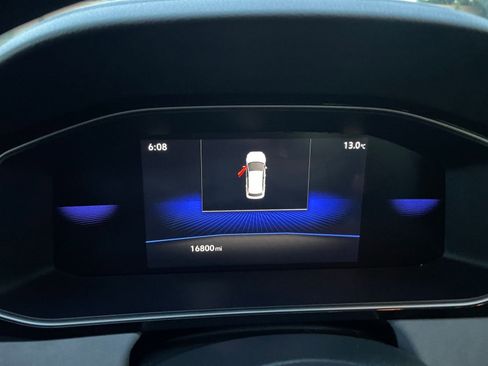 Used 2025 Volkswagen Jetta SE image 40