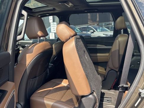 Used 2020 Kia Telluride SX w/ SX Prestige Package AWD/4WD image 26