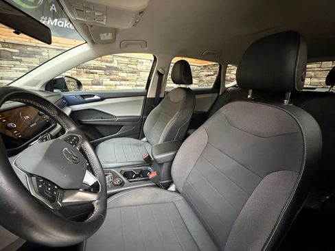 Used 2022 Volkswagen Taos SE image 12