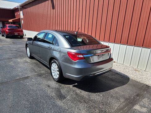 Used 2013 Chrysler 200 Touring FWD image 3