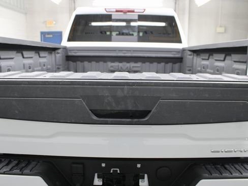 Used 2025 GMC Sierra 2500 Denali image 41