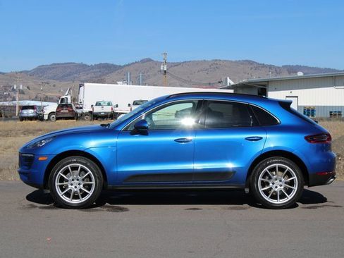 Used 2018 Porsche Macan Sport Edition image 3