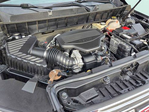 Used 2017 GMC Acadia SLT FWD image 19