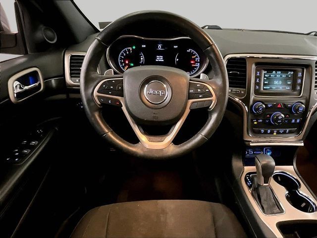 Used 2017 Jeep Grand Cherokee Laredo w/ Quick Order Package 23E AWD/4WD image 5