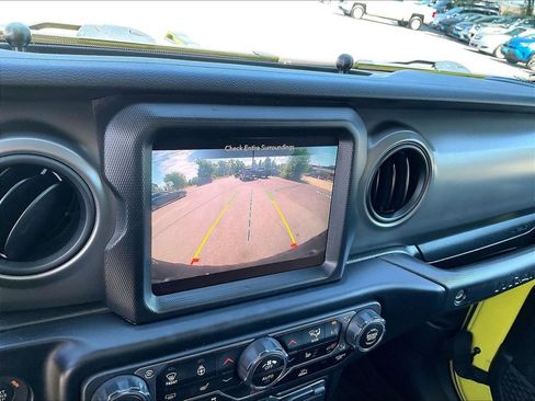 Used 2022 Jeep Wrangler Unlimited Sport AWD/4WD image 16