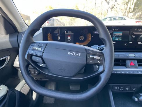 Used 2025 Kia K4 LXS FWD image 22