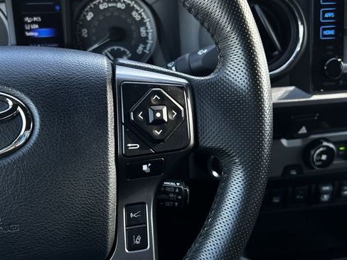 Used 2018 Toyota Tacoma TRD Sport w/ Technology Package RWD image 14