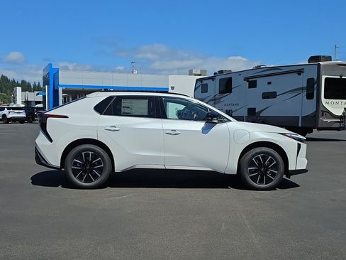 New 2026 Toyota bZ FWD image 7