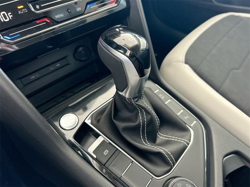 New 2026 Volkswagen Taos SE image 33